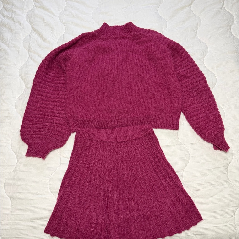 Vestique Sweater Set Small